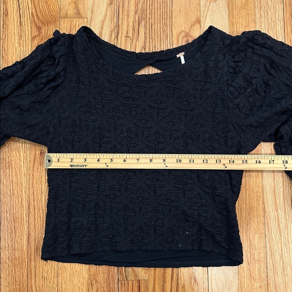 Free people, black top, poofy sleeves, lined torso, size large, open back - Picture 4 of 9
